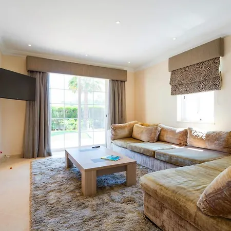 Vale Do Garrao Sleeps 10 With Pool Air Con And Wifi * Quinta do Lago