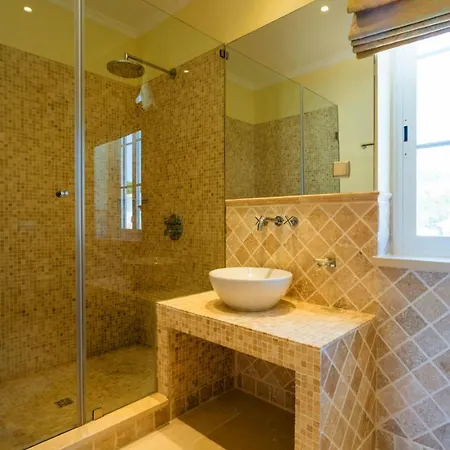 Vale Do Garrao Sleeps 10 With Pool Air Con And Wifi *