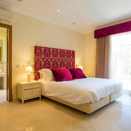 Vale Do Garrao Sleeps 10 With Pool Air Con And Wifi